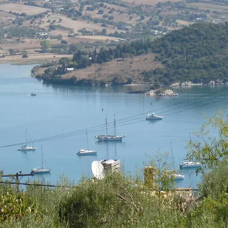 Kolonialvilla Am Alten Olivenhain Mit Swimmingpool * Lygia (Lefkada)