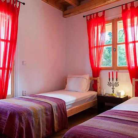 Holiday home Kolonialvilla Am Alten Olivenhain Mit Swimmingpool *