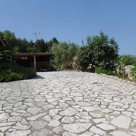 Holiday home Kolonialvilla Am Alten Olivenhain Mit Swimmingpool Lygia (Lefkada)